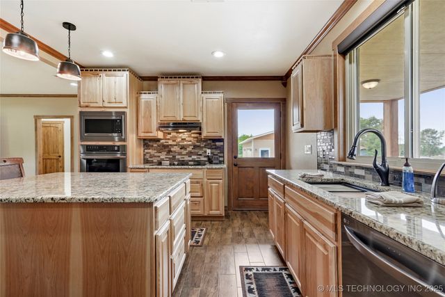 13514 N 97th East Avenue, Collinsville, OK 74021