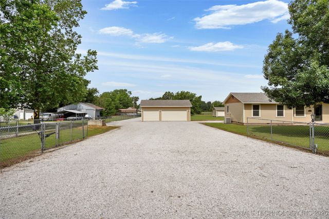 13514 N 97th East Avenue, Collinsville, OK 74021