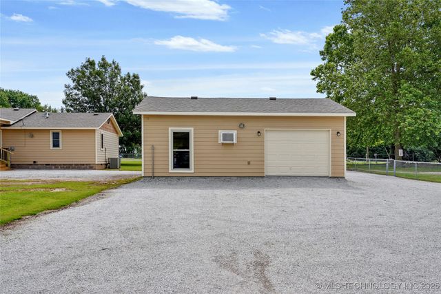 13514 N 97th East Avenue, Collinsville, OK 74021