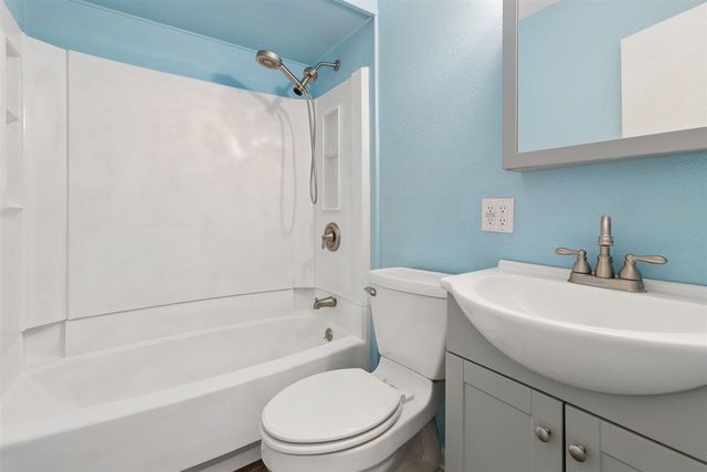 1602 Baker Drive, Kalamazoo, MI 49048