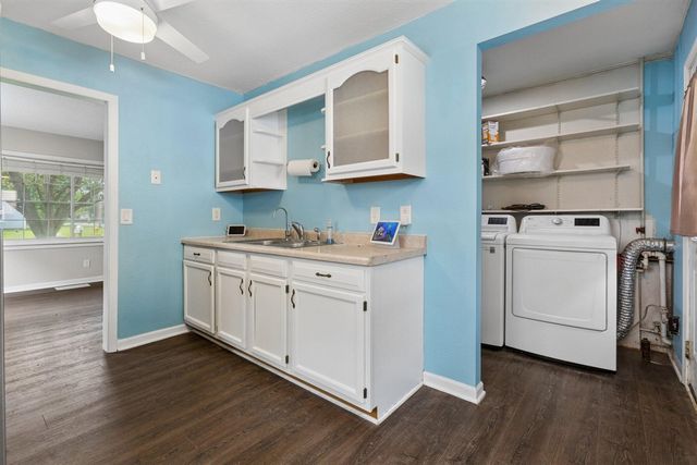 1602 Baker Drive, Kalamazoo, MI 49048