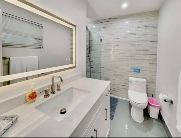 5940 NE 22nd Avenue, Fort Lauderdale, FL 33308