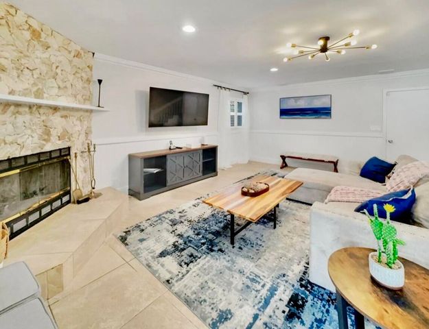 5940 NE 22nd Avenue, Fort Lauderdale, FL 33308