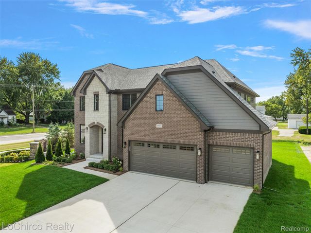 49579 Langford Drive, Macomb Township, MI 48044