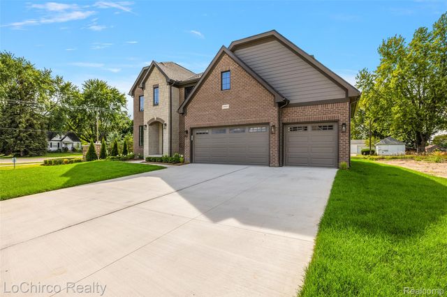 49579 Langford Drive, Macomb Township, MI 48044