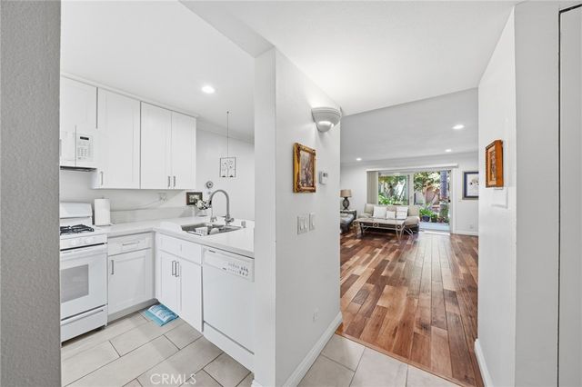406 Orange Blossom, Irvine, CA 92618