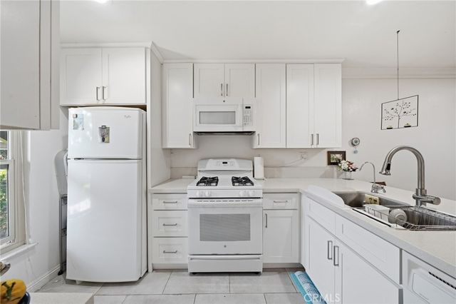 406 Orange Blossom, Irvine, CA 92618