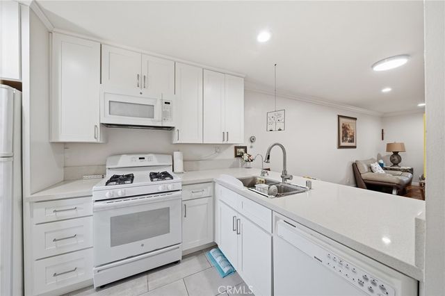 406 Orange Blossom, Irvine, CA 92618