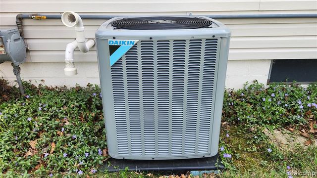 26250 Inkster Road, Flat Rock, MI 48134