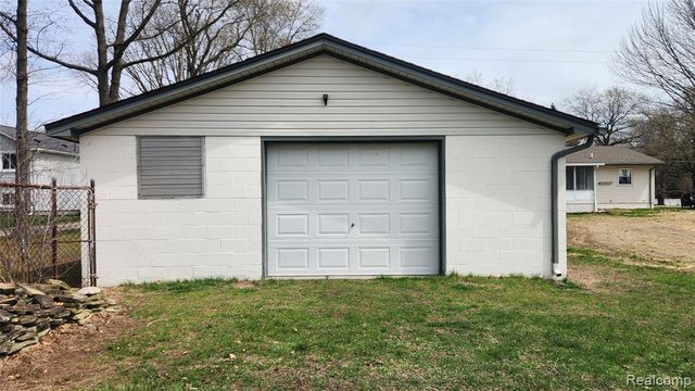 26250 Inkster Road, Flat Rock, MI 48134