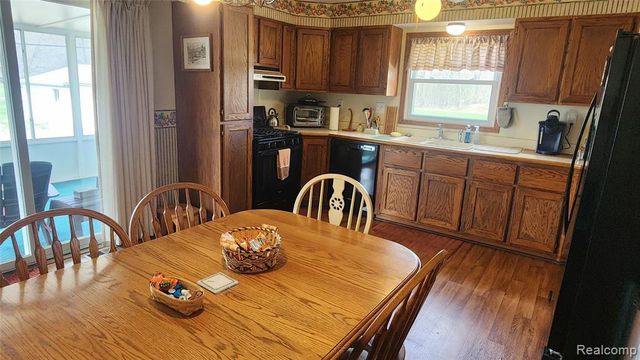 26250 Inkster Road, Flat Rock, MI 48134