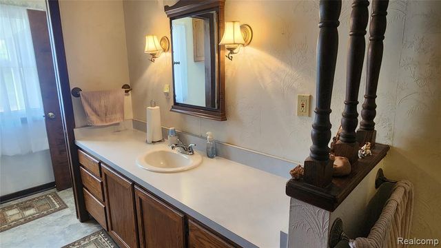 26250 Inkster Road, Flat Rock, MI 48134