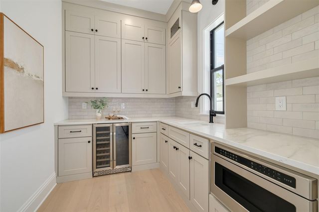 520 48TH AVENUE N, St Petersburg, FL 33703