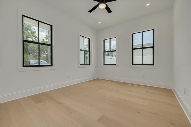 520 48TH AVENUE N, St Petersburg, FL 33703