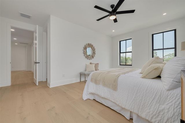 520 48TH AVENUE N, St Petersburg, FL 33703