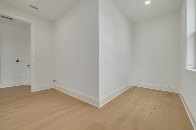 520 48TH AVENUE N, St Petersburg, FL 33703