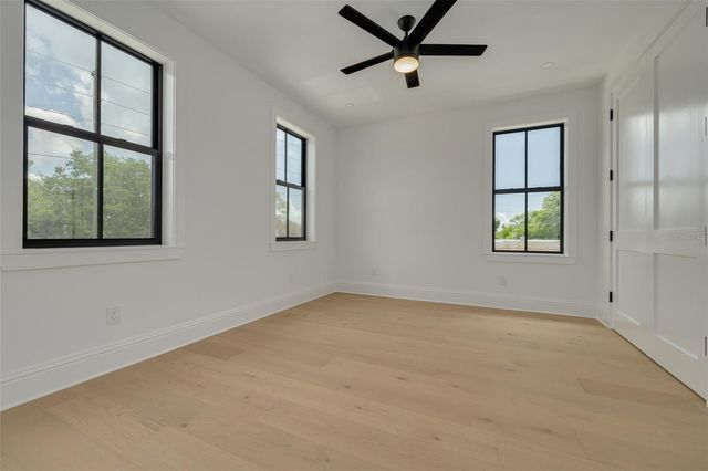 520 48TH AVENUE N, St Petersburg, FL 33703
