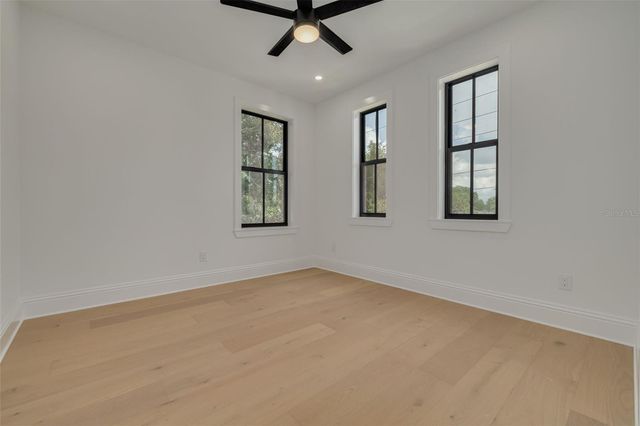 520 48TH AVENUE N, St Petersburg, FL 33703