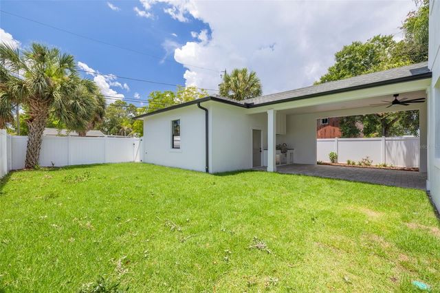 520 48TH AVENUE N, St Petersburg, FL 33703