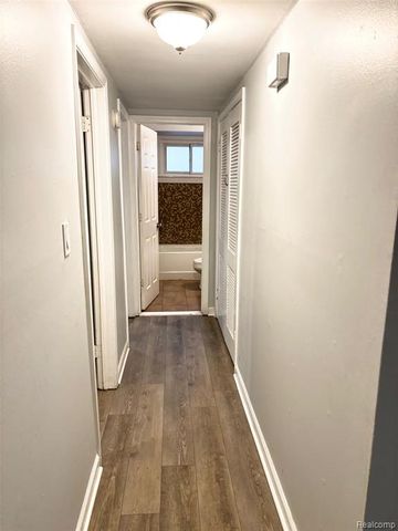 22011 Blackstone Street, Oak Park, MI 48237