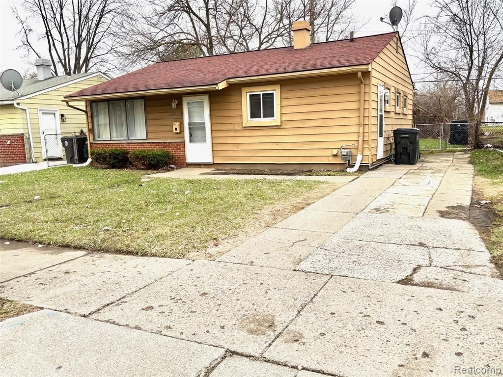 22011 Blackstone Street, Oak Park, MI 48237