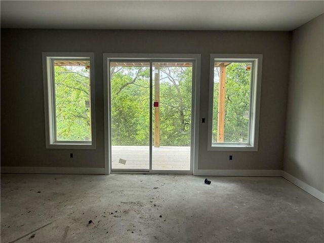 31517 W 86th Court, De Soto, KS 66018