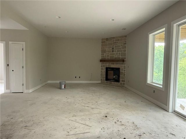 31517 W 86th Court, De Soto, KS 66018