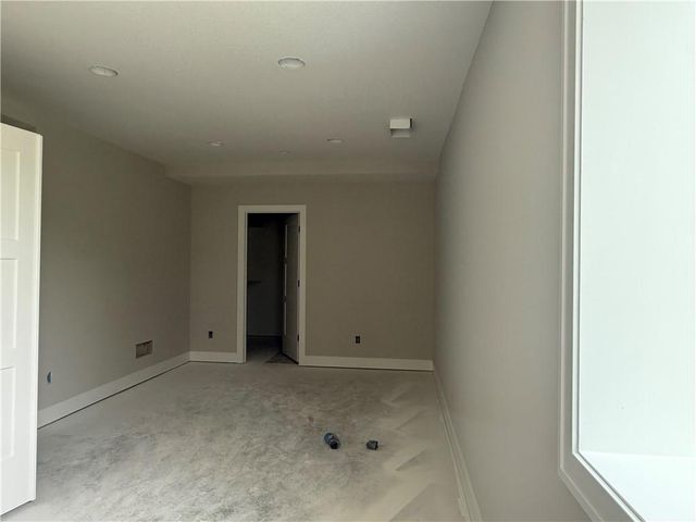 31517 W 86th Court, De Soto, KS 66018
