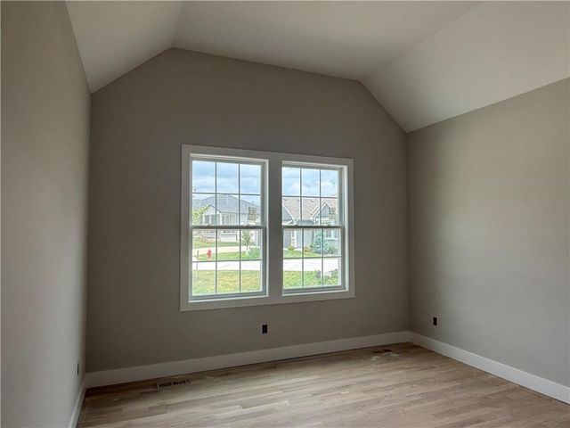 31517 W 86th Court, De Soto, KS 66018