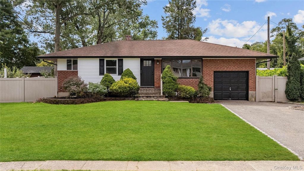 42 Rita Crescent, Commack, NY 11725 — exterior