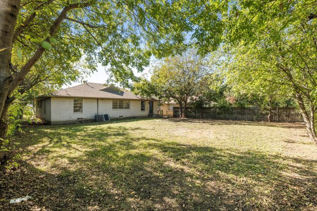 2243 Larry Drive, Dallas, TX 75228