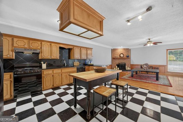 3210 Hall Garden Road, Snellville, GA 30039