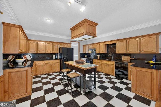 3210 Hall Garden Road, Snellville, GA 30039