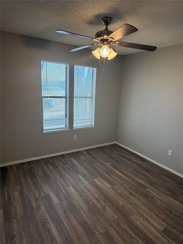 3402 Green Hill Drive, Arlington, TX 76014