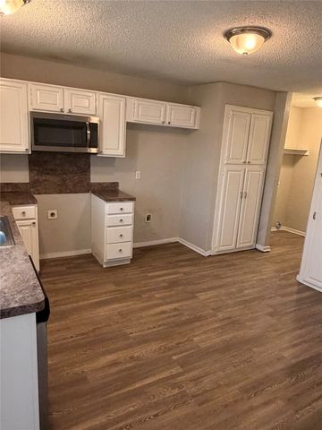 3402 Green Hill Drive, Arlington, TX 76014