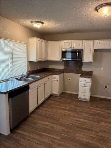 3402 Green Hill Drive, Arlington, TX 76014