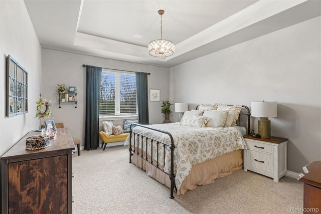 660 Willow Lake Court, Oxford Charter Township, MI 48371