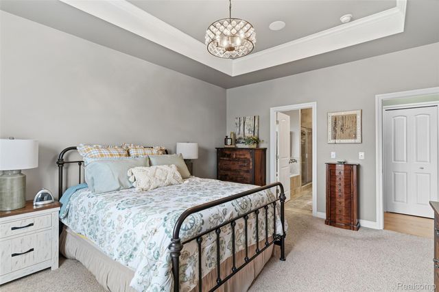 660 Willow Lake Court, Oxford Charter Township, MI 48371