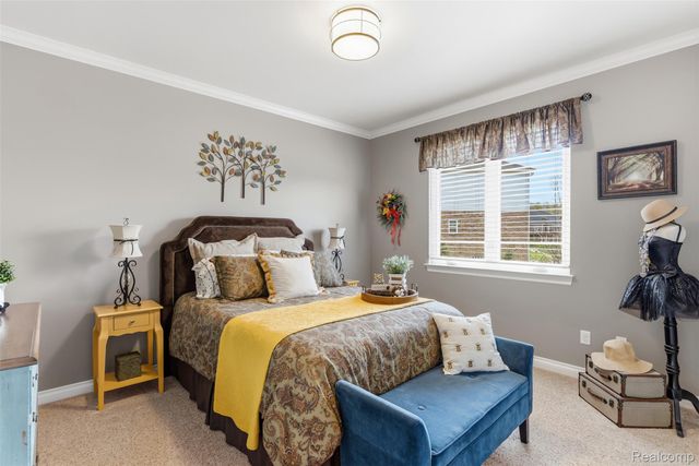 660 Willow Lake Court, Oxford Charter Township, MI 48371