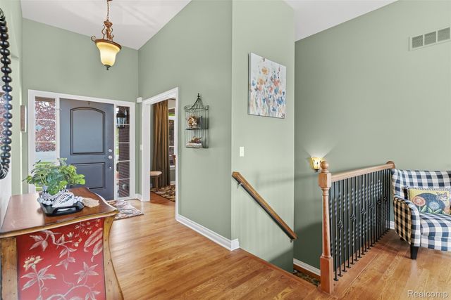 660 Willow Lake Court, Oxford Charter Township, MI 48371