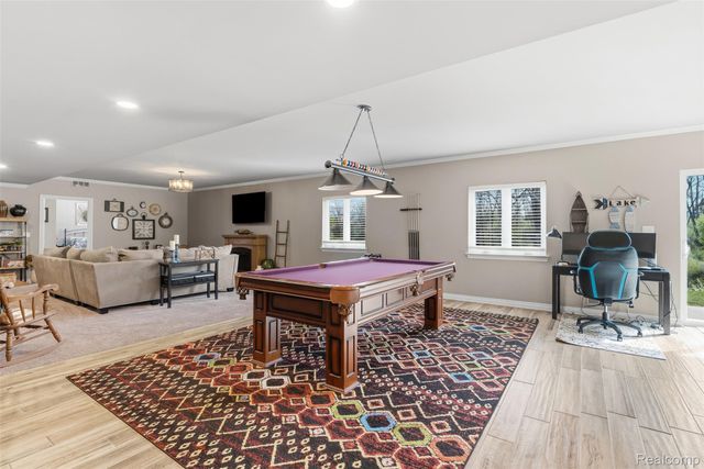 660 Willow Lake Court, Oxford Charter Township, MI 48371