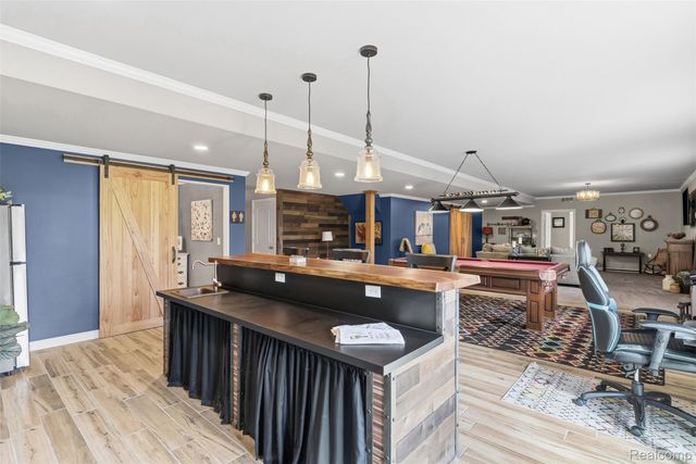 660 Willow Lake Court, Oxford Charter Township, MI 48371