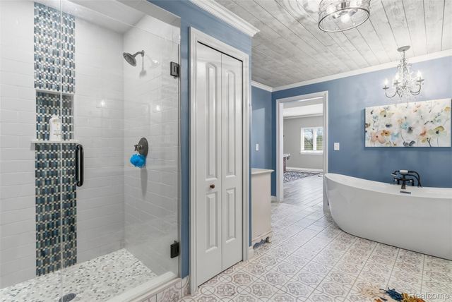 660 Willow Lake Court, Oxford Charter Township, MI 48371