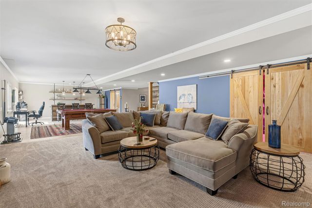 660 Willow Lake Court, Oxford Charter Township, MI 48371