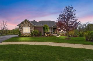 660 Willow Lake Court, Oxford Charter Township, MI 48371