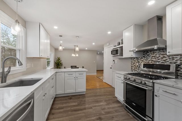 23 Monument Hill Rd, Chelmsford, MA 01824