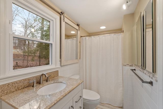 23 Monument Hill Rd, Chelmsford, MA 01824