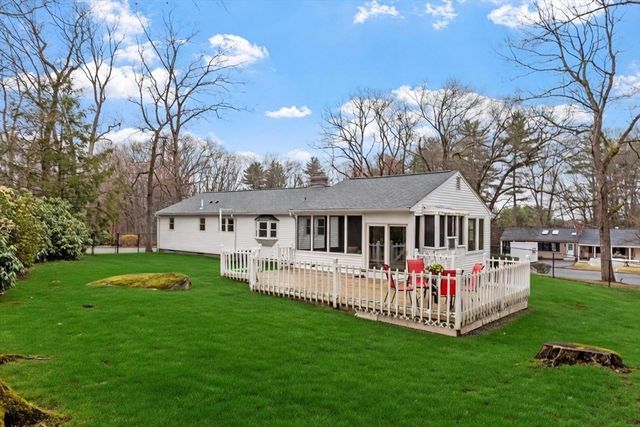 23 Monument Hill Rd, Chelmsford, MA 01824