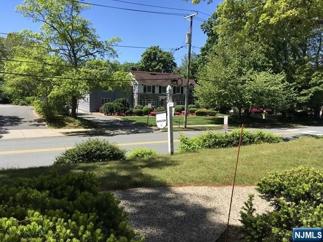 89 W Ridgewood Avenue, Ridgewood, NJ 07450