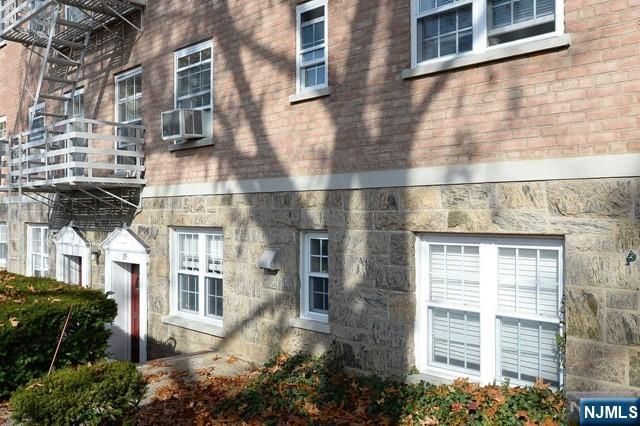 89 W Ridgewood Avenue, Ridgewood, NJ 07450